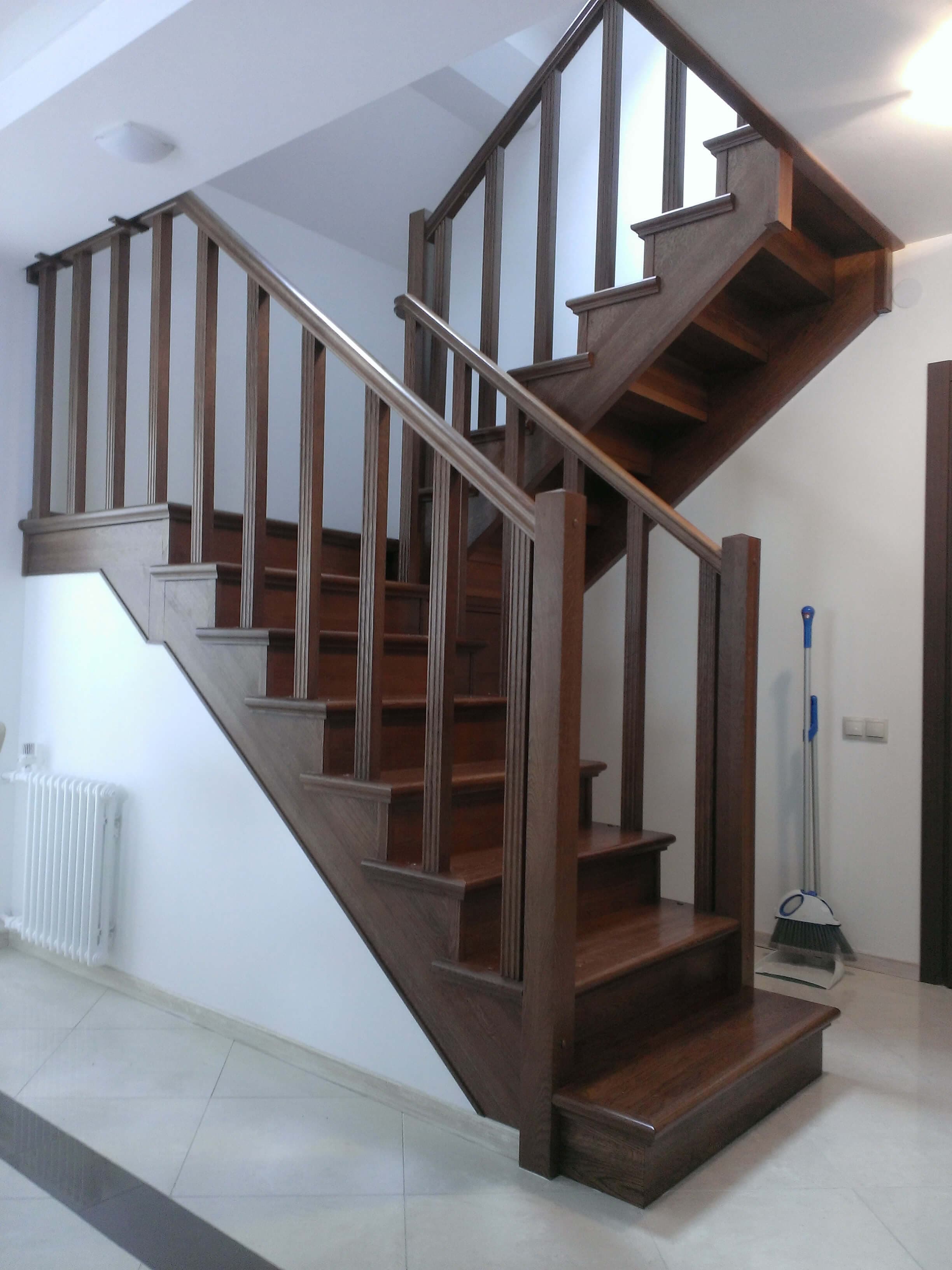 Лестница из массива дуба